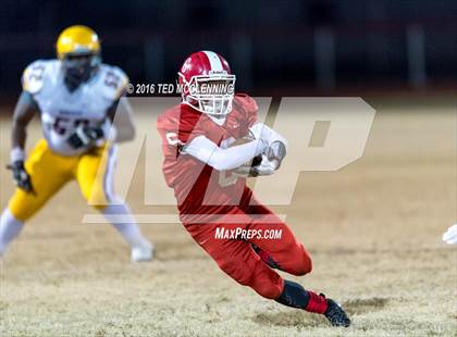 Thumbnail 2 in Dumas vs. Dardanelle (AHSAA 4A 2nd round) photogallery.