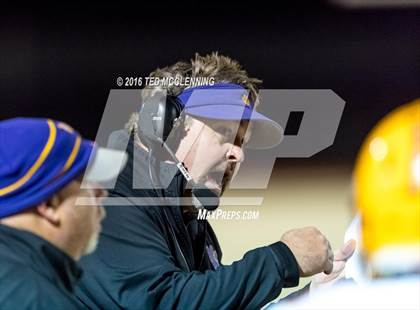 Thumbnail 1 in Dumas vs. Dardanelle (AHSAA 4A 2nd round) photogallery.