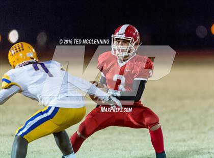 Thumbnail 2 in Dumas vs. Dardanelle (AHSAA 4A 2nd round) photogallery.