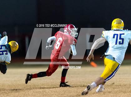 Thumbnail 3 in Dumas vs. Dardanelle (AHSAA 4A 2nd round) photogallery.