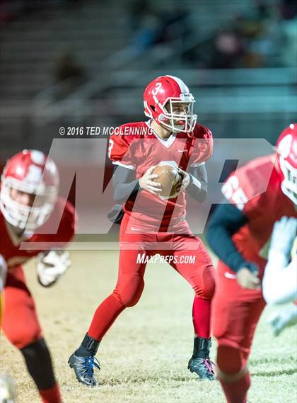 Thumbnail 2 in Dumas vs. Dardanelle (AHSAA 4A 2nd round) photogallery.