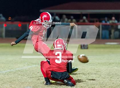 Thumbnail 2 in Dumas vs. Dardanelle (AHSAA 4A 2nd round) photogallery.