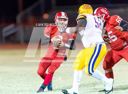 Thumbnail 3 in Dumas vs. Dardanelle (AHSAA 4A 2nd round) photogallery.