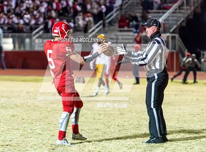 Thumbnail 3 in Dumas vs. Dardanelle (AHSAA 4A 2nd round) photogallery.