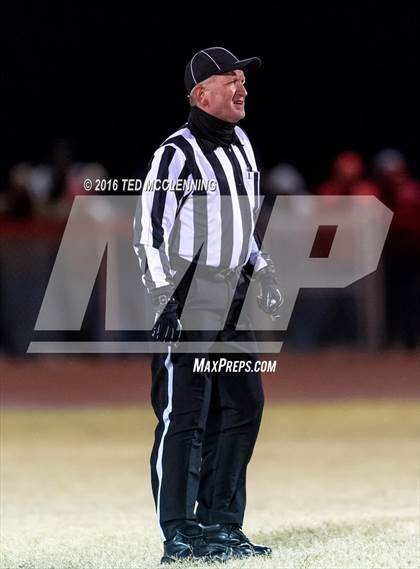 Thumbnail 2 in Dumas vs. Dardanelle (AHSAA 4A 2nd round) photogallery.