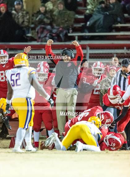 Thumbnail 2 in Dumas vs. Dardanelle (AHSAA 4A 2nd round) photogallery.