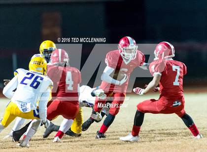 Thumbnail 3 in Dumas vs. Dardanelle (AHSAA 4A 2nd round) photogallery.