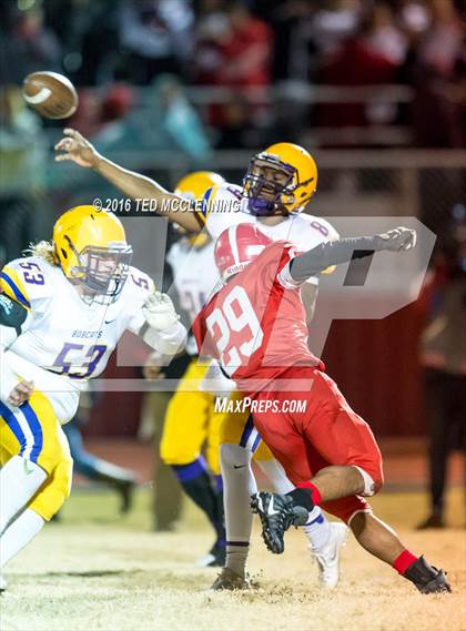 Thumbnail 3 in Dumas vs. Dardanelle (AHSAA 4A 2nd round) photogallery.
