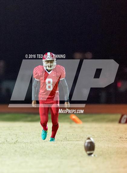 Thumbnail 2 in Dumas vs. Dardanelle (AHSAA 4A 2nd round) photogallery.
