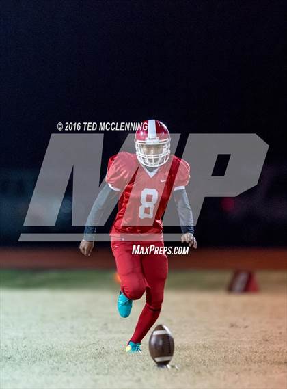 Thumbnail 3 in Dumas vs. Dardanelle (AHSAA 4A 2nd round) photogallery.