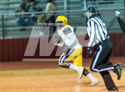 Thumbnail 3 in Dumas vs. Dardanelle (AHSAA 4A 2nd round) photogallery.