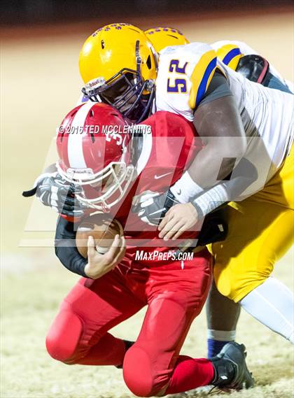 Thumbnail 2 in Dumas vs. Dardanelle (AHSAA 4A 2nd round) photogallery.