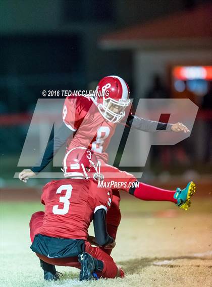 Thumbnail 1 in Dumas vs. Dardanelle (AHSAA 4A 2nd round) photogallery.