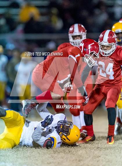 Thumbnail 3 in Dumas vs. Dardanelle (AHSAA 4A 2nd round) photogallery.