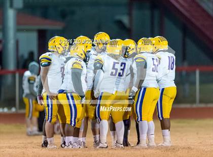 Thumbnail 3 in Dumas vs. Dardanelle (AHSAA 4A 2nd round) photogallery.