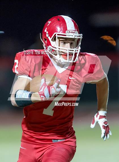 Thumbnail 2 in Dumas vs. Dardanelle (AHSAA 4A 2nd round) photogallery.