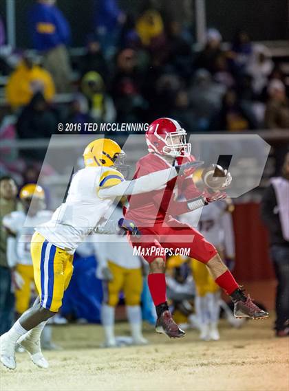 Thumbnail 2 in Dumas vs. Dardanelle (AHSAA 4A 2nd round) photogallery.