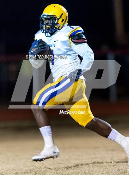 Thumbnail 2 in Dumas vs. Dardanelle (AHSAA 4A 2nd round) photogallery.