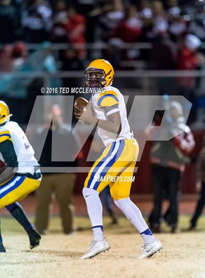 Thumbnail 1 in Dumas vs. Dardanelle (AHSAA 4A 2nd round) photogallery.