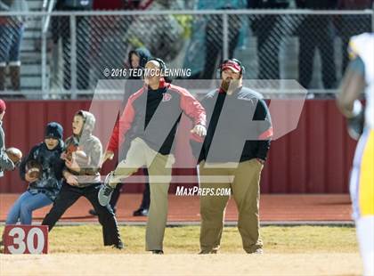 Thumbnail 3 in Dumas vs. Dardanelle (AHSAA 4A 2nd round) photogallery.