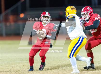 Thumbnail 2 in Dumas vs. Dardanelle (AHSAA 4A 2nd round) photogallery.