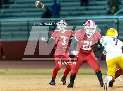 Thumbnail 1 in Dumas vs. Dardanelle (AHSAA 4A 2nd round) photogallery.