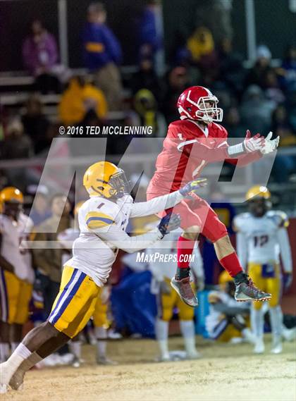 Thumbnail 1 in Dumas vs. Dardanelle (AHSAA 4A 2nd round) photogallery.