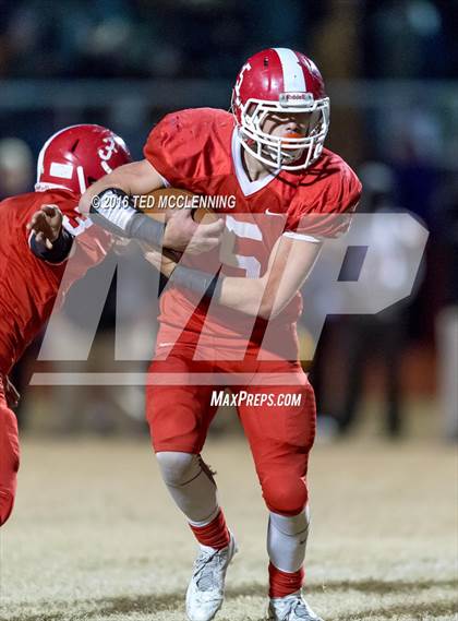 Thumbnail 1 in Dumas vs. Dardanelle (AHSAA 4A 2nd round) photogallery.