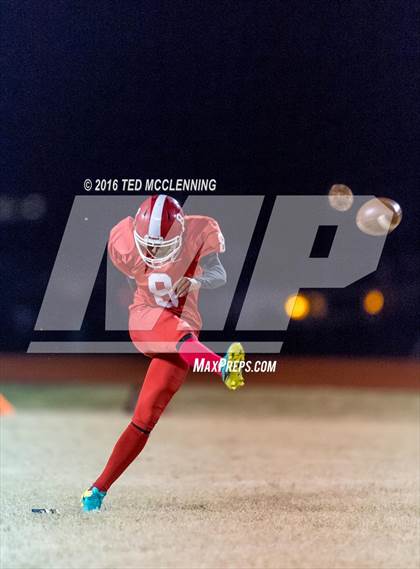 Thumbnail 1 in Dumas vs. Dardanelle (AHSAA 4A 2nd round) photogallery.