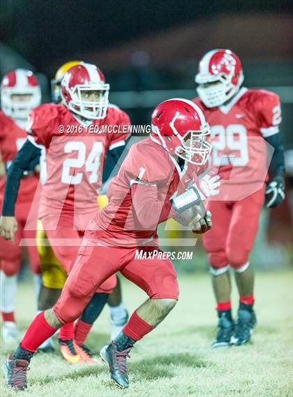 Thumbnail 1 in Dumas vs. Dardanelle (AHSAA 4A 2nd round) photogallery.