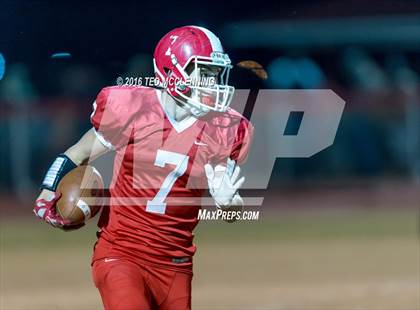 Thumbnail 3 in Dumas vs. Dardanelle (AHSAA 4A 2nd round) photogallery.