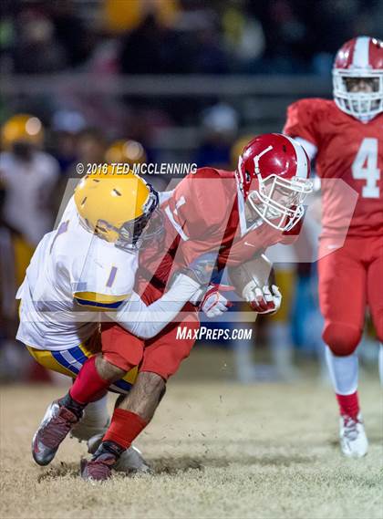 Thumbnail 2 in Dumas vs. Dardanelle (AHSAA 4A 2nd round) photogallery.