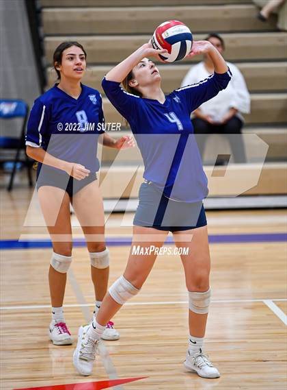 Thumbnail 3 in Brazos Christian vs Reicher Catholic photogallery.
