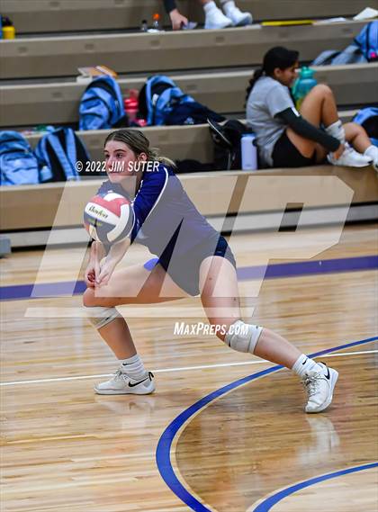 Thumbnail 2 in Brazos Christian vs Reicher Catholic photogallery.
