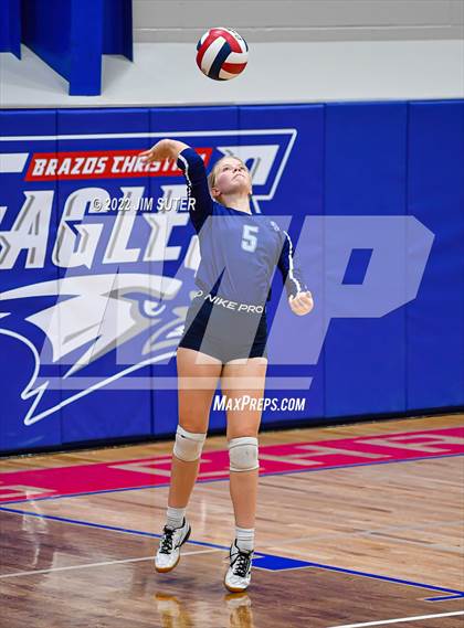 Thumbnail 3 in Brazos Christian vs Reicher Catholic photogallery.