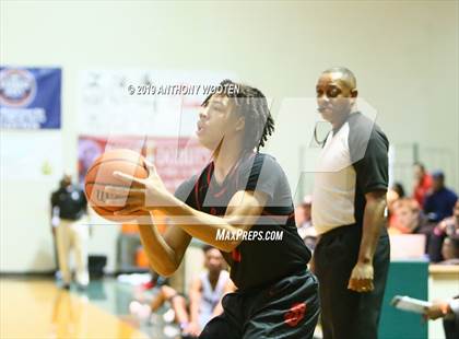 Thumbnail 3 in Southern Durham vs. Village Christian Academy (Hoops and Dreams) photogallery.