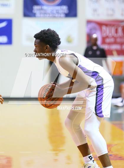 Thumbnail 3 in Southern Durham vs. Village Christian Academy (Hoops and Dreams) photogallery.