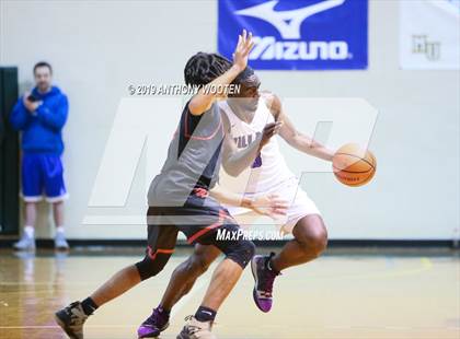 Thumbnail 2 in Southern Durham vs. Village Christian Academy (Hoops and Dreams) photogallery.