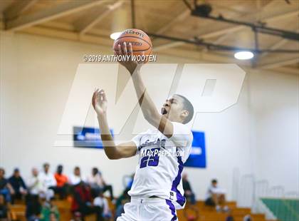Thumbnail 1 in Southern Durham vs. Village Christian Academy (Hoops and Dreams) photogallery.