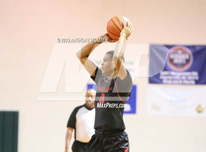 Thumbnail 1 in Southern Durham vs. Village Christian Academy (Hoops and Dreams) photogallery.