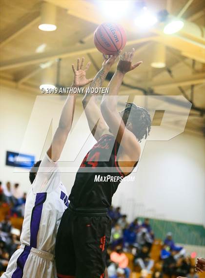 Thumbnail 1 in Southern Durham vs. Village Christian Academy (Hoops and Dreams) photogallery.