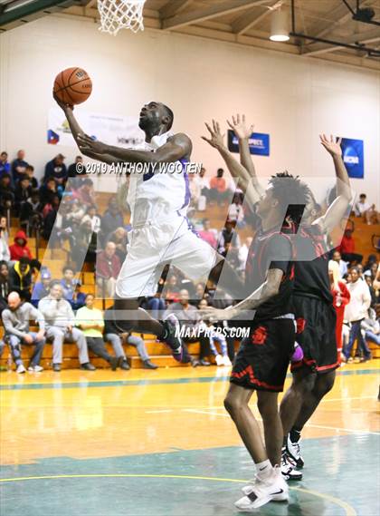 Thumbnail 3 in Southern Durham vs. Village Christian Academy (Hoops and Dreams) photogallery.