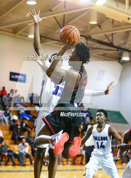 Thumbnail 3 in Southern Durham vs. Village Christian Academy (Hoops and Dreams) photogallery.