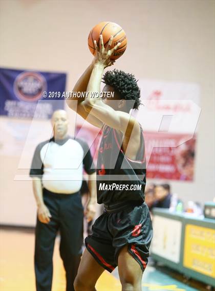 Thumbnail 3 in Southern Durham vs. Village Christian Academy (Hoops and Dreams) photogallery.