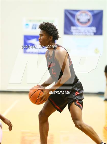 Thumbnail 2 in Southern Durham vs. Village Christian Academy (Hoops and Dreams) photogallery.