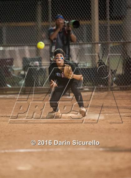 Thumbnail 2 in O'Connor vs. Chandler (AIA D1 Playoff) photogallery.
