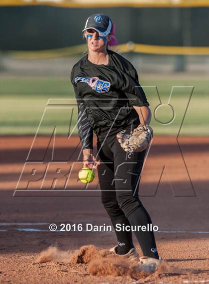 Thumbnail 3 in O'Connor vs. Chandler (AIA D1 Playoff) photogallery.