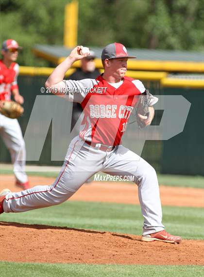 Thumbnail 2 in Derby vs. Dodge City photogallery.