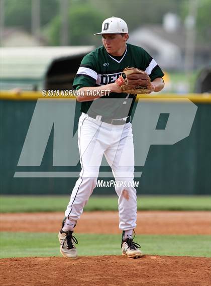 Thumbnail 3 in Derby vs. Dodge City photogallery.