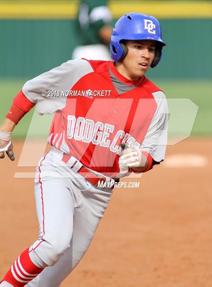 Thumbnail 2 in Derby vs. Dodge City photogallery.